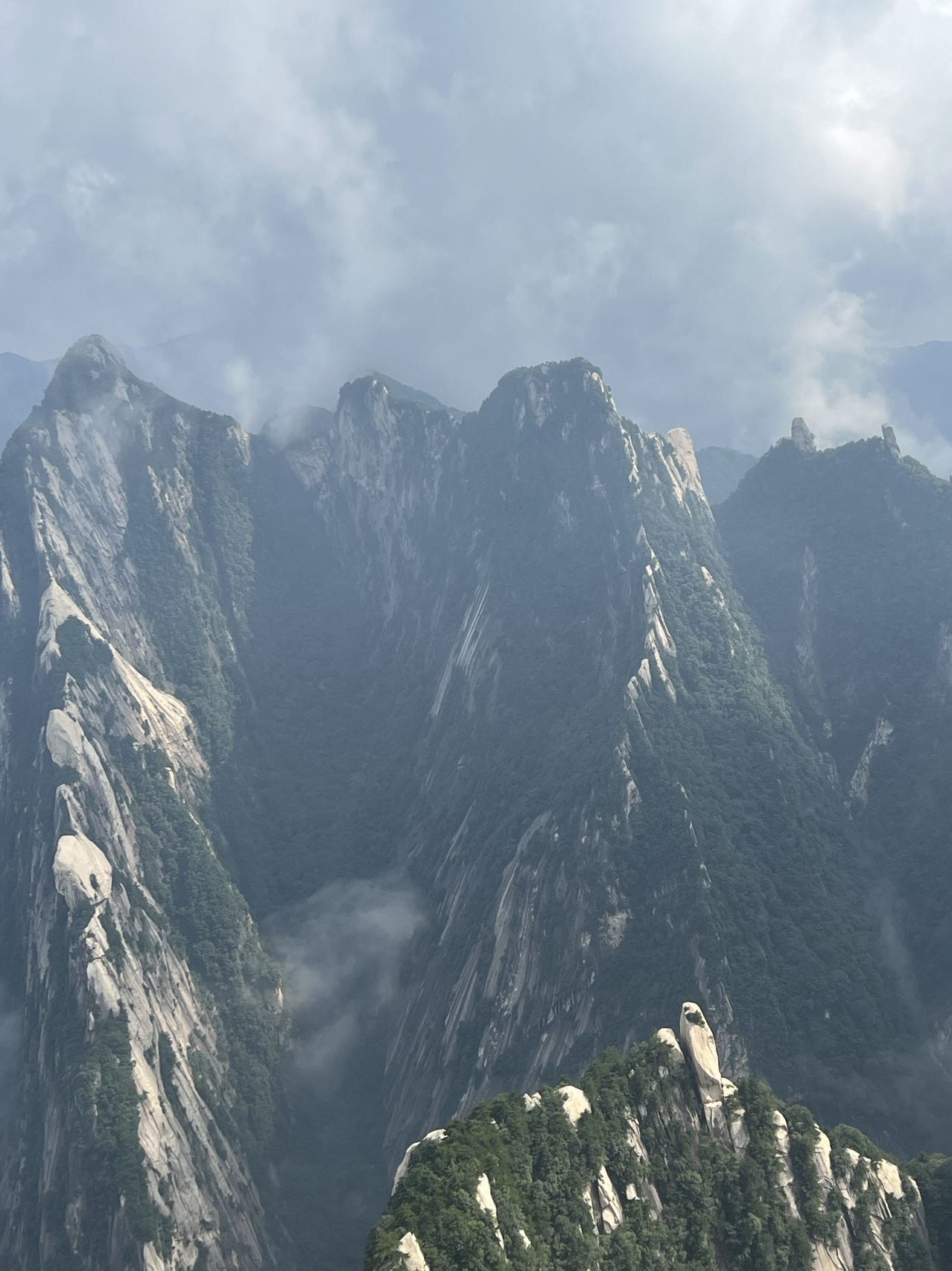 华山与“伏地魔” 华山与“伏地魔”